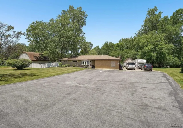 Photo 3 of Single family home for sale at 1476 W Sterns Rd, Temperance, MI 48182 | MLS# 56050211434 | Listing updated on 2026-06-15