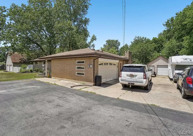 Photo 4 of Single family home for sale at 1476 W Sterns Rd, Temperance, MI 48182 | MLS# 56050211434 | Listing updated on 2026-06-15