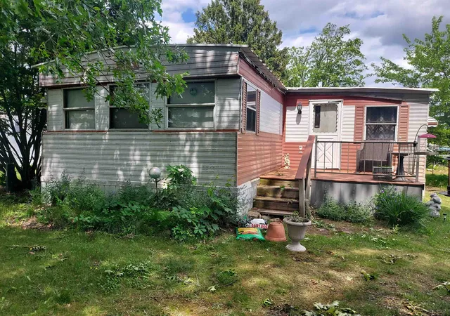 Photo 2 of Single family home for sale at 1511 Geraldton Pl, Traverse City, MI 49686 | MLS# 78080069701 | Listing updated on 2026-06-18