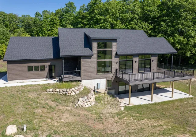 Photo 2 of Single family home for sale at 5921 Paradise Ranch, Paradise Township Grand Traverse, MI 49649 | MLS# 78080069703 | Listing updated on 2026-06-18