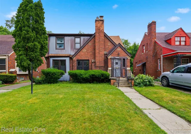 Photo 2 of Single family home for sale at 15464 Lindsay St, Detroit, MI 48227 | MLS# 20261044859 | Listing updated on 2026-06-16