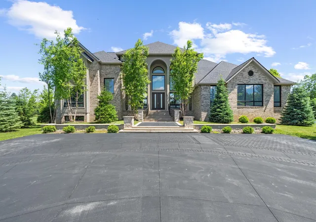 2nd image of 5636 Meadow Ln, Ann Arbor, MI 48105 | MLS# 81026029455