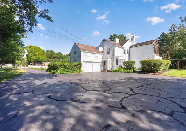 5th image of 5050 Browns Lake Rd, Jackson, MI 49203 | MLS# 55026029457