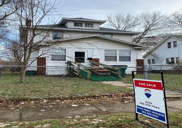 Homes for sale in Springfield City Calhoun, MI | 430 N 21St St N, Springfield City Calhoun, MI 49037 | MLS# 64026029469