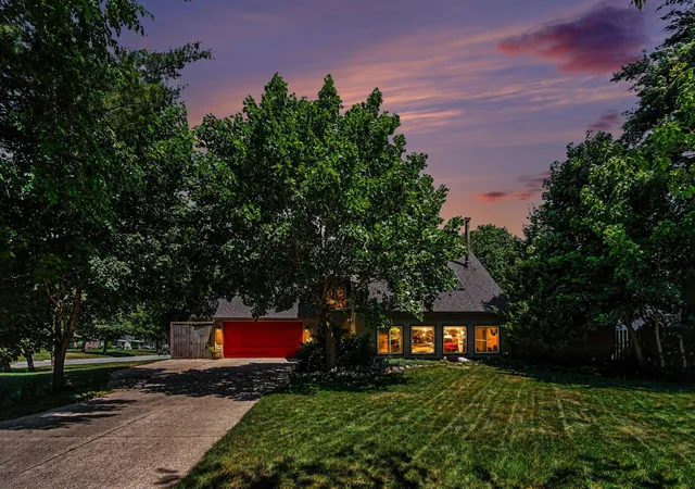 1st image of 813 Tierra St Se, Grand Rapids, MI 49508 | MLS# 65026029462