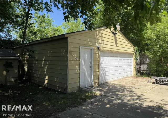 Photo 4 of Single family home for sale at 4051 Oconnor Rd, Flint, MI 48504 | MLS# 5050211442 | Listing updated on 2026-06-19
