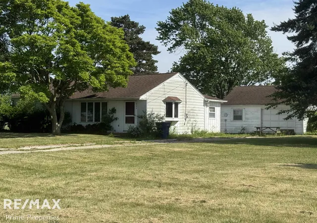 Homes for sale in Buena Vista Charter Township Saginaw, MI | 5154 Hess Rd, Buena Vista Charter Township Saginaw, MI 48601 | MLS# 5050211444