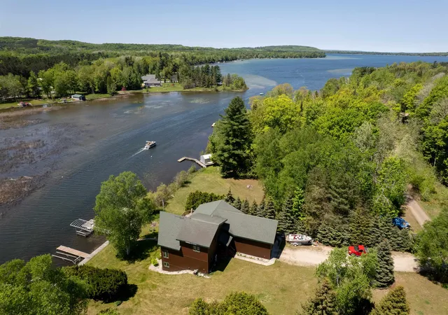 Photo 2 of Single family home for sale at 345 N Twin Pines Dr, Lake Leelanau, MI 49653 | MLS# 78080069713 | Listing updated on 2026-06-18