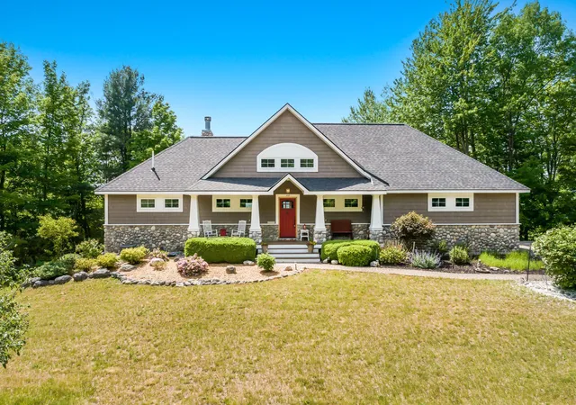 2nd image of 337 S East Torch Lake Dr, Bellaire, MI 49615 | MLS# 78080069715