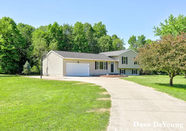 3rd image of 6756 119Th Ave, Fennville, MI 49408 | MLS# 71026029474