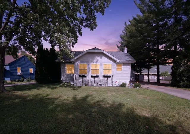 Photo 1 of Single family home for sale at 1023 Evanston Dr, Jackson, MI 49202 | MLS# 55026029470 | Listing updated on 2026-08-27