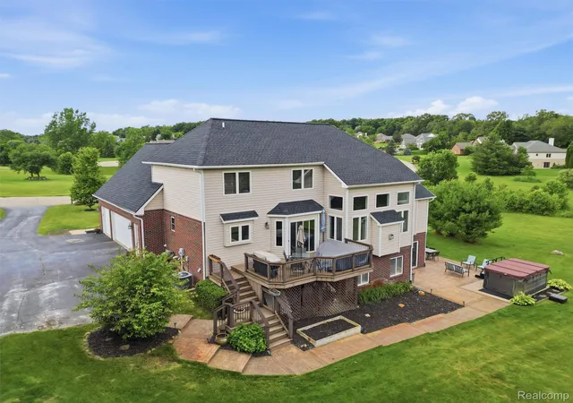 3rd image of 1232 Thorn Ridge Dr, Howell, MI 48843 | MLS# 20261044891