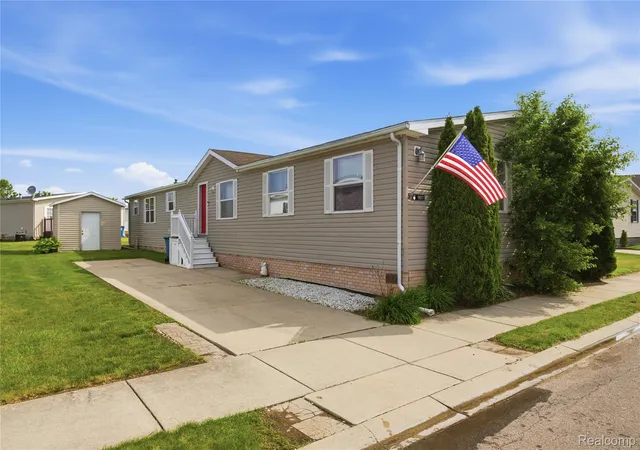 Homes for sale in Fenton City Livingston, MI | 9857 Rembrandt Way, Fenton City Livingston, MI 48430 | MLS# 20261044896
