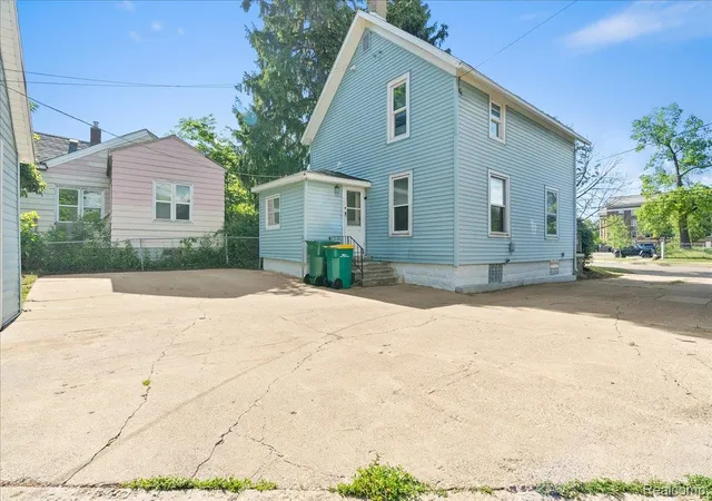 32nd image of 726 W Willow St, Lansing, MI 48906 | MLS# 20261044901