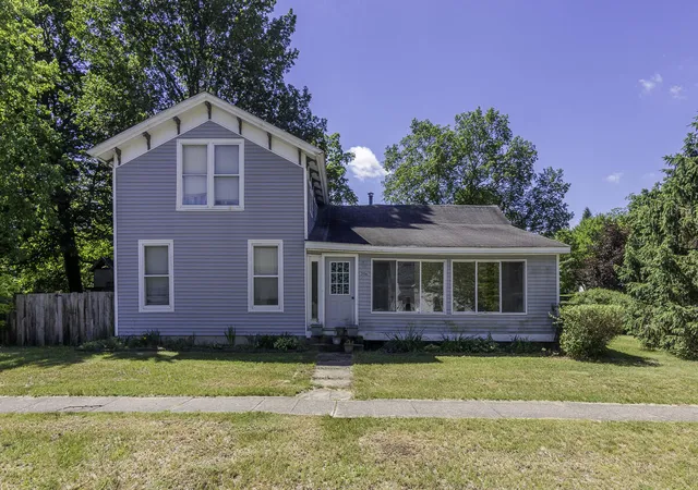 1st image of 506 E 2nd St, Lawton, MI 49065 | MLS# 66026029488