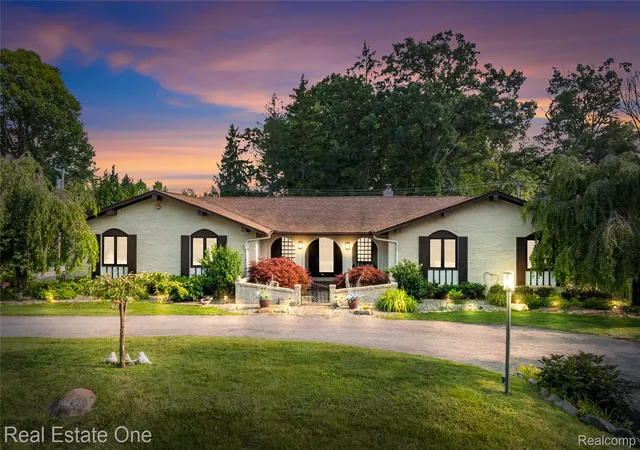 Photo 1 of Single family home for sale at 3133 Hartslock Woods Dr, West Bloomfield, MI 48322 | MLS# 20261044924 | Listing updated on 2026-07-26