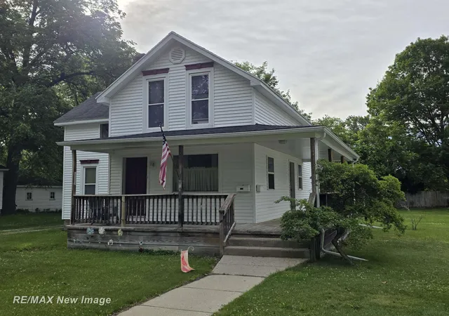 2nd image of 218 Lincoln St, Chesaning, MI 48616 | MLS# 61050211457