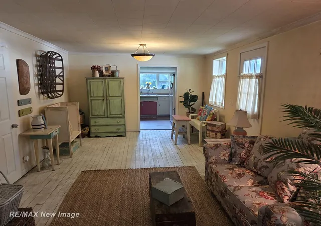 5th image of 218 Lincoln St, Chesaning, MI 48616 | MLS# 61050211457