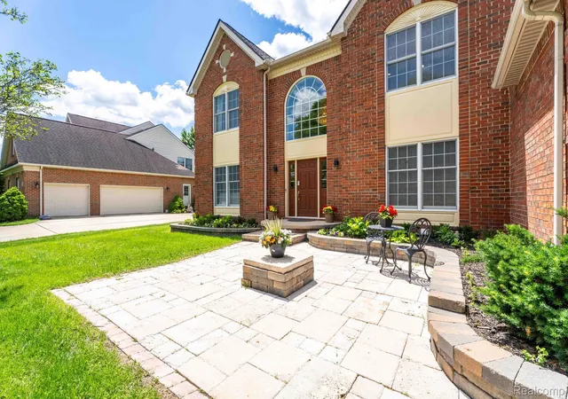 4th image of 25035 Samoset Ct, Novi, MI 48374 | MLS# 20261044945