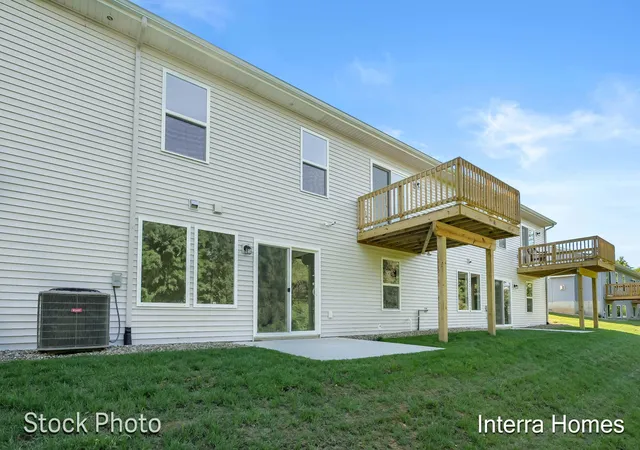 Homes for sale in Oshtemo Charter Township Kalamazoo, MI | 1593 N Village Cir, Oshtemo Charter Township Kalamazoo, MI 49009 | MLS# 66026029514