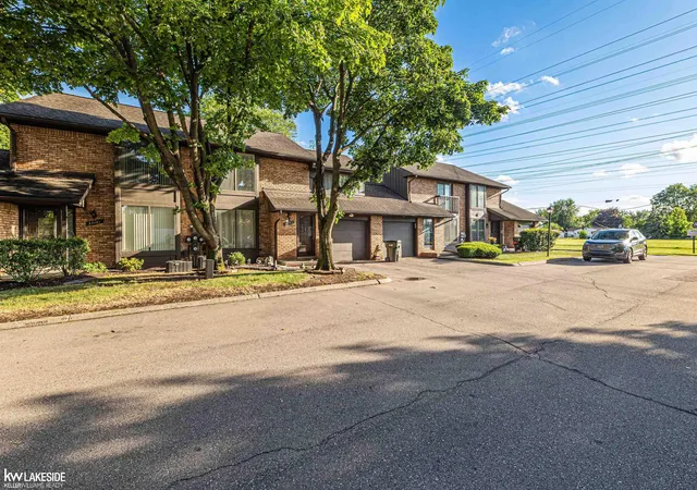 Photo 3 of Condo for sale at 37143 Clubhouse Dr, Sterling Heights, MI 48312 | MLS# 58050211476 | Listing updated on 2026-08-19