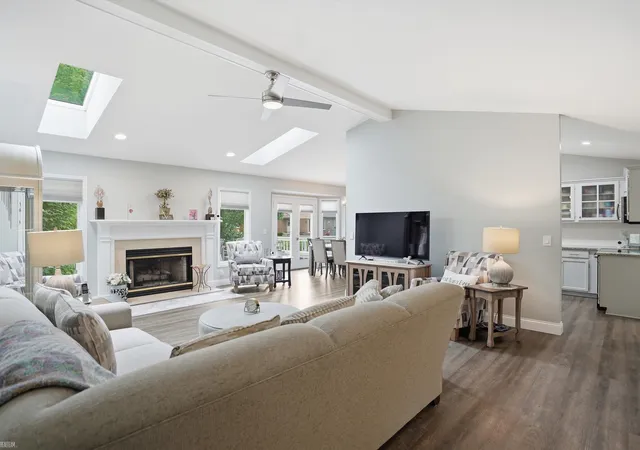 Listing Photo 4 - Condo for sale in building located at 19020 Carmelo Dr, Clinton Township, MI 48038