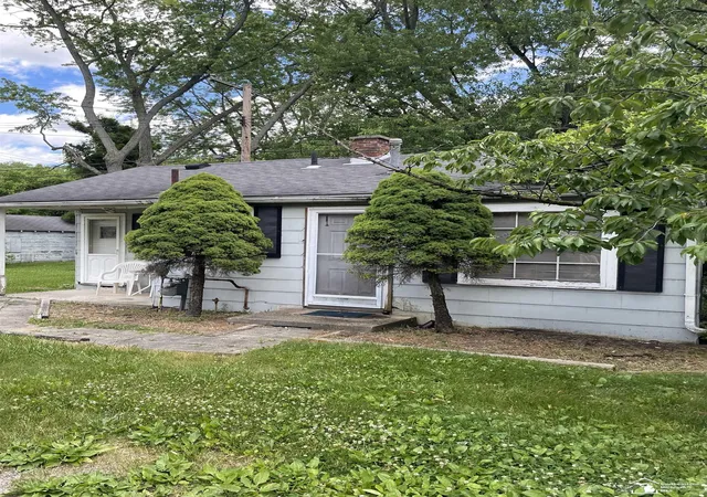2nd image of 809 Pipis Dr, Monroe, MI 48162 | MLS# 57050211482