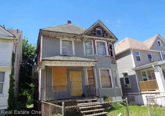 Photo 3 of Single family home for sale at 6031 Crane St, Detroit, MI 48213 | MLS# 20261044982 | Listing updated on 2026-06-17
