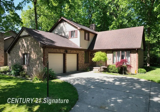 Photo 2 of Single family home for sale at 2765 Clairmount Dr, Saginaw, MI 48603 | MLS# 61050211485 | Listing updated on 2026-06-15