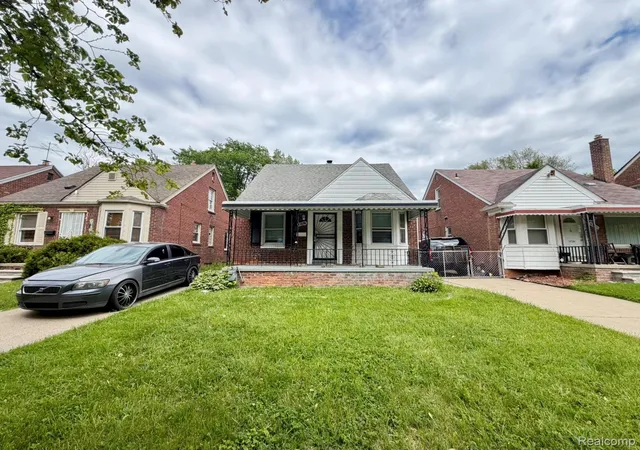 Photo 2 of Single family home for sale at 11696 Glastonbury Ave, Detroit, MI 48228 | MLS# 20261044991 | Listing updated on 2026-06-16