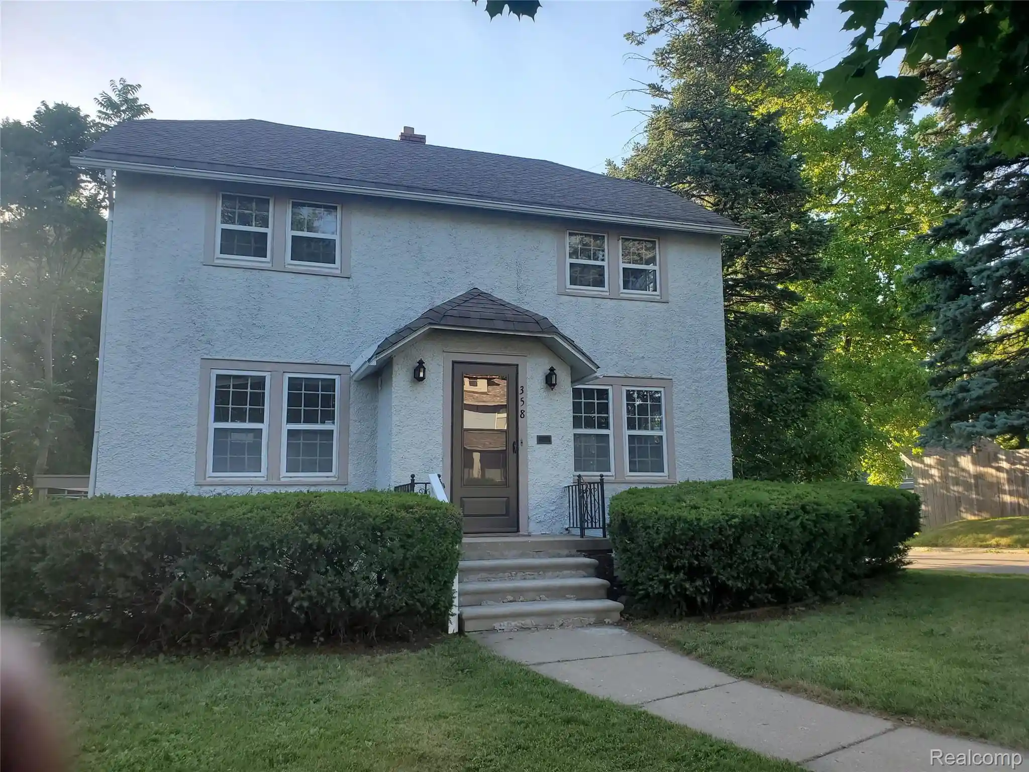 Photo 1 of Sale Pending at 358 W Iroquois Rd, Pontiac, MI 48341 | MLS# 20261044994 | Listing updated on 2026-10-21