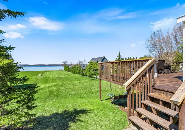 4th image of 11256 Se Torch Lake Dr, Alden, MI 49612 | MLS# 78080069728