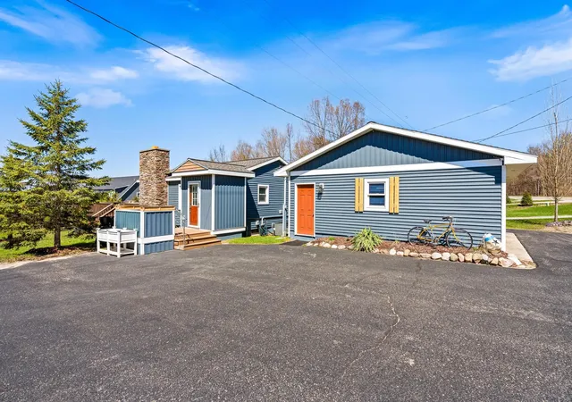 5th image of 11256 Se Torch Lake Dr, Alden, MI 49612 | MLS# 78080069728