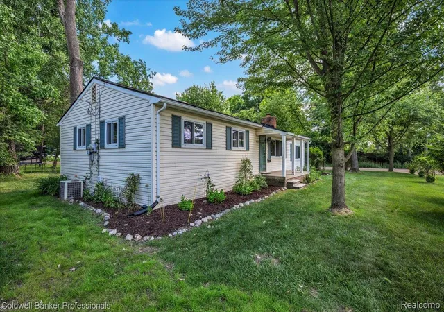 38th image of 470 Oak Grove Dr, Lake Orion, MI 48362 | MLS# 20261044997