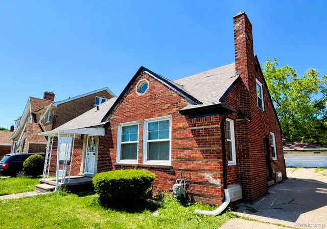 Photo 4 of Single family home for sale at 8573 E Outer Dr, Detroit, MI 48213 | MLS# 20261045029 | Listing updated on 2026-06-19