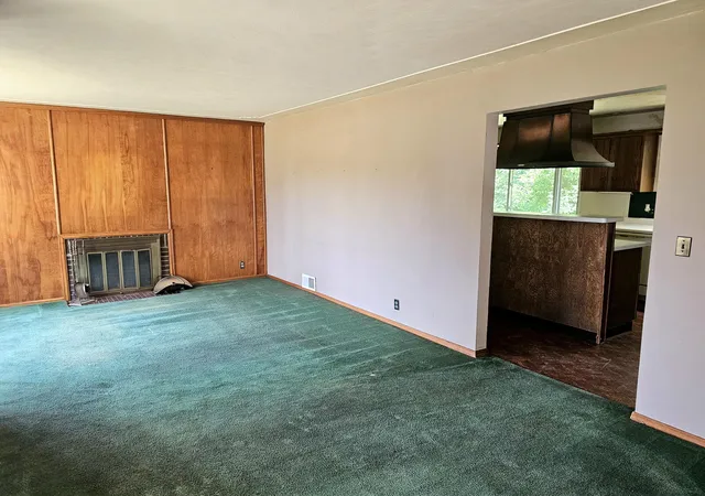 Photo 4 of Single family home for sale at 143 Laurel Dr, Battle Creek, MI 49017 | MLS# 64026029551 | Listing updated on 2026-06-21