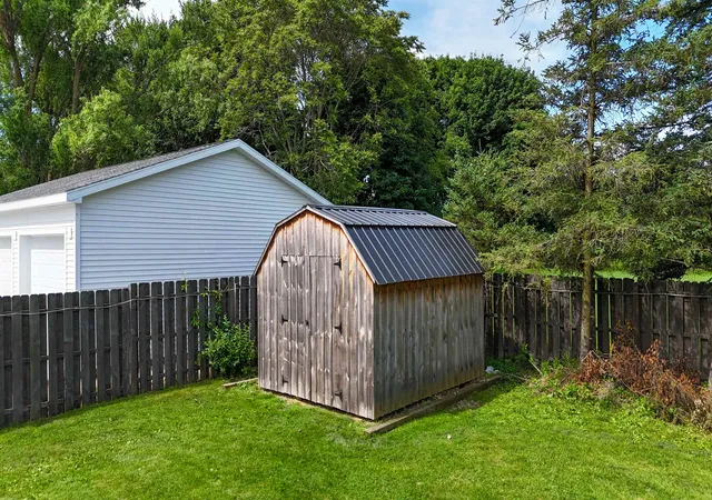 17th image of 309 N 2nd St, Shepherd, MI 48883 | MLS# 79080069738