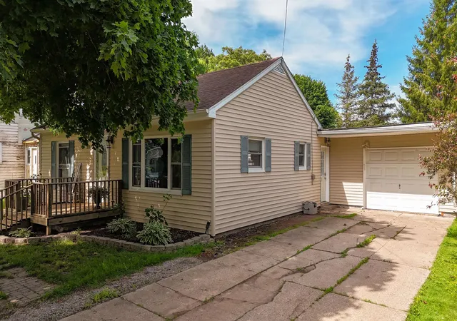 2nd image of 309 N 2nd St, Shepherd, MI 48883 | MLS# 79080069738