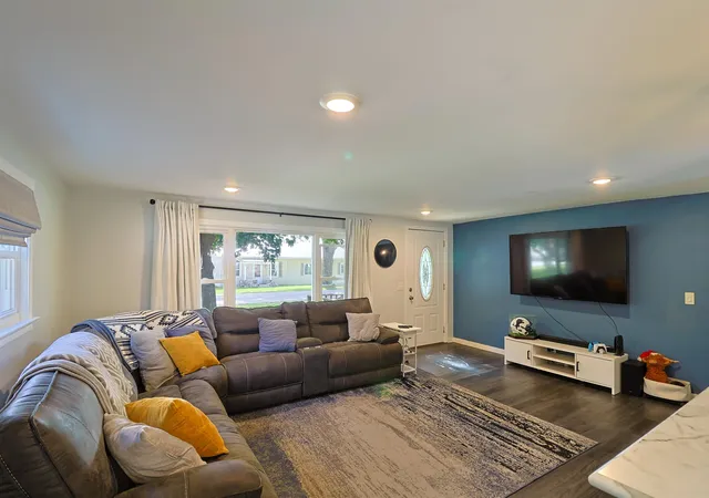 Photo 4 of Single family home for sale at 309 N 2nd Street, Shepherd, MI 48883 | MLS# 79080069738 | Listing updated on 2026-06-18