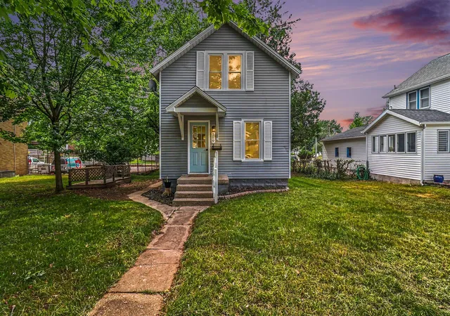 44th image of 319 N Rowe Street, Ludington, MI 49431 | MLS# 67026029556