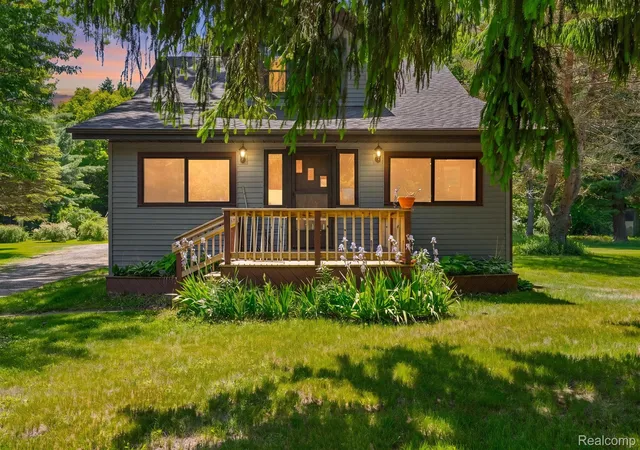 Photo 2 of Single family home for sale at 4207 Pine Grv Ave, Fort Gratiot, MI 48059 | MLS# 20261045053 | Listing updated on 2026-06-16