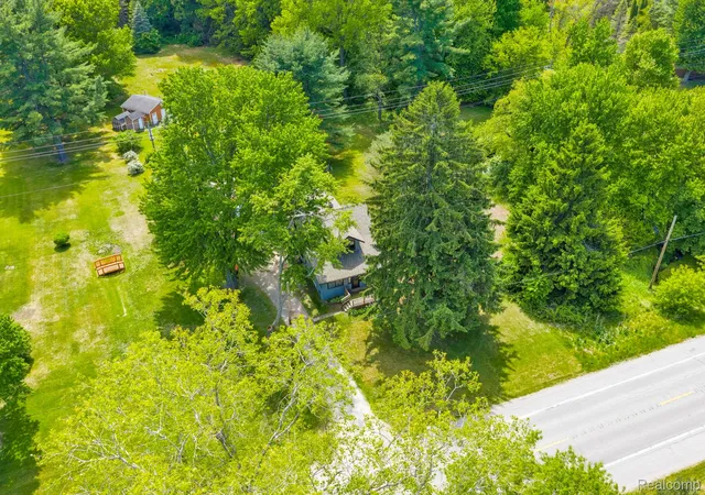 Photo 4 of Single family home for sale at 4207 Pine Grv Ave, Fort Gratiot, MI 48059 | MLS# 20261045053 | Listing updated on 2026-06-16