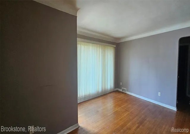 Photo 2 of Single family home for sale at 17137 Pierson St, Detroit, MI 48219 | MLS# 20261045054 | Listing updated on 2026-06-19