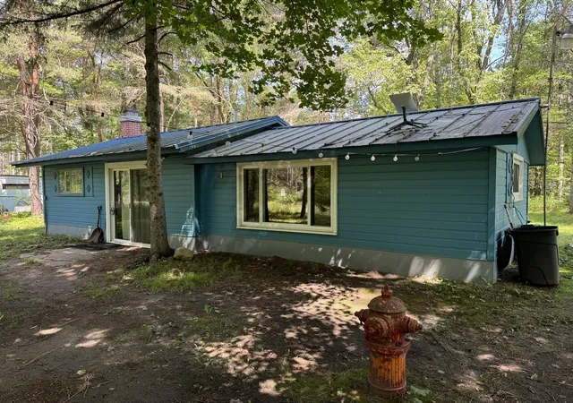 Photo 2 of Single family home for sale at 5022 E State Rd, Cadillac, MI 49601 | MLS# 67026029560 | Listing updated on 2026-08-18