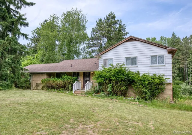 Photo 1 of Land for sale at 3020 Glengary Rd, Commerce Township, MI 48382 | MLS# 20261045071 | Listing updated on 2026-08-03