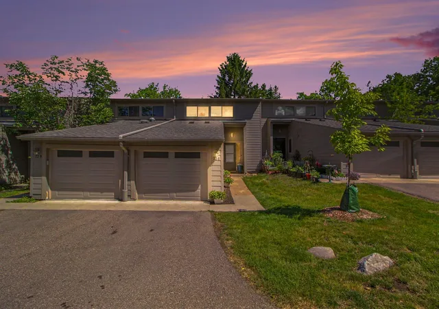 2nd image of 731 Skynob Dr, Ann Arbor, MI 48105 | MLS# 81026029579