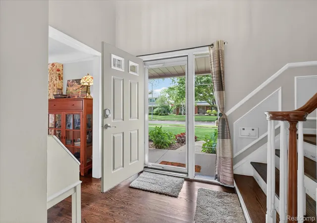 3rd image of 19780 Edshire Ln, Grosse Pointe Woods, MI 48236 | MLS# 20261045078