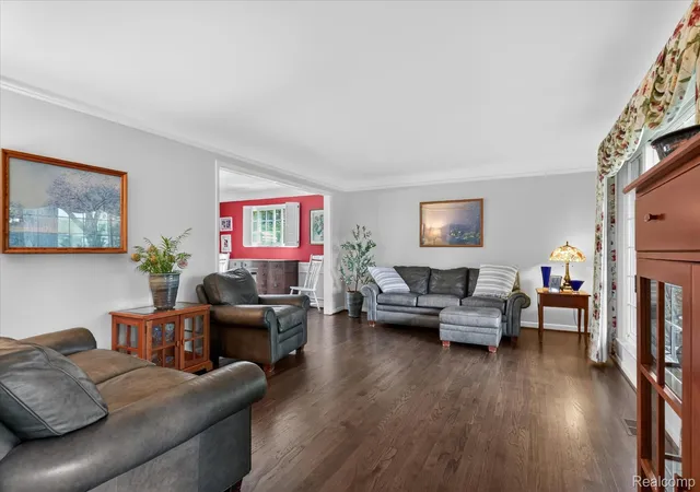 5th image of 19780 Edshire Ln, Grosse Pointe Woods, MI 48236 | MLS# 20261045078