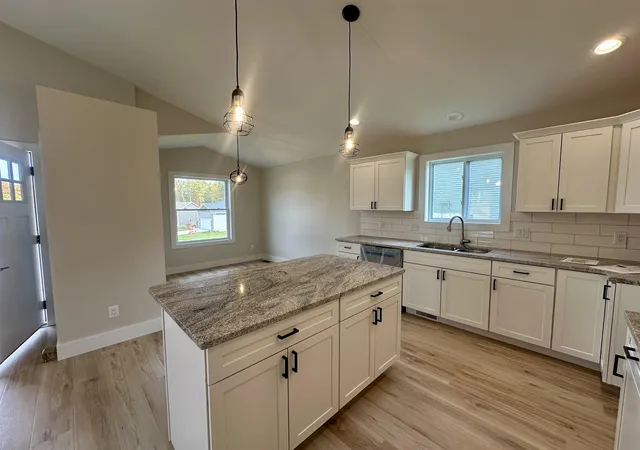 Photo 4 of Single family home for sale at 1228 Umber Dr, Traverse City, MI 49696 | MLS# 78080069751 | Listing updated on 2026-08-27