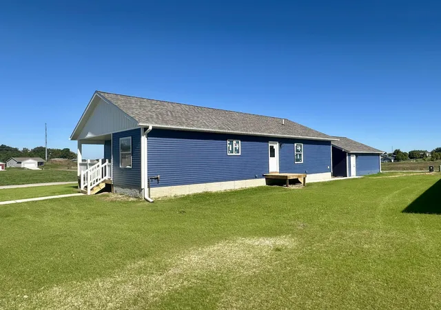 Photo 3 of Single family home for sale at 806 Sepia St, Traverse City, MI 49696 | MLS# 78080069752 | Listing updated on 2026-06-19